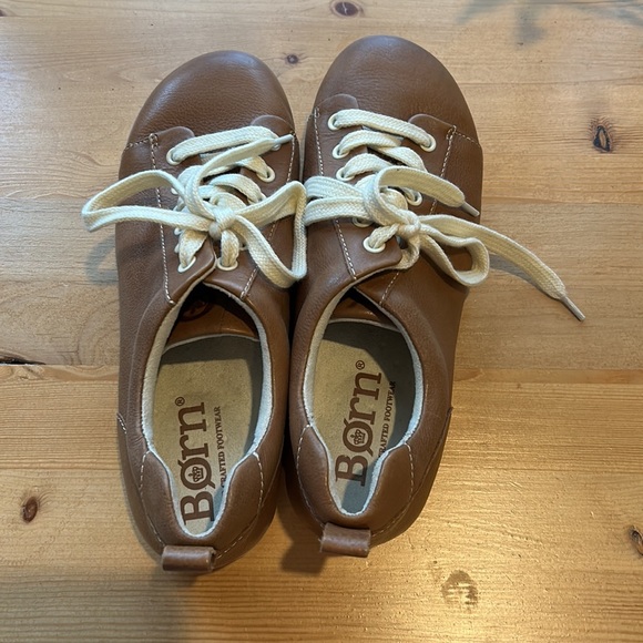 Born flat low profile LEATHER lace up sneakers - Picture 5 of 6